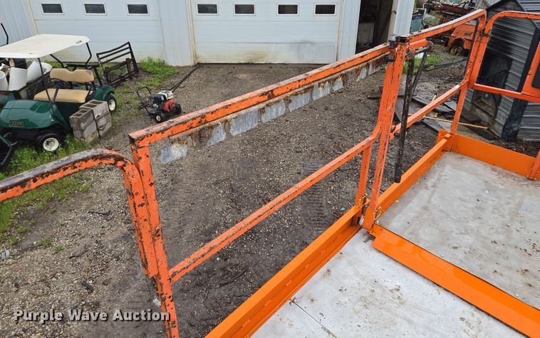 image for item EM7245 2007 JLG  4394RT scissor lift