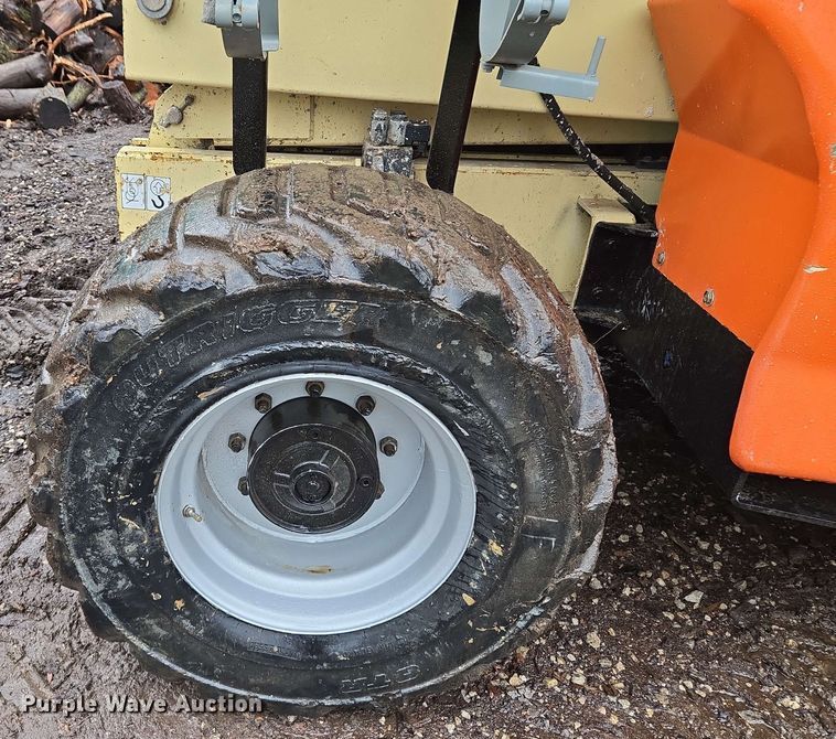 image for item EM7245 2007 JLG  4394RT scissor lift