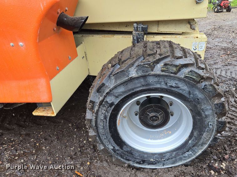 image for item EM7245 2007 JLG  4394RT scissor lift