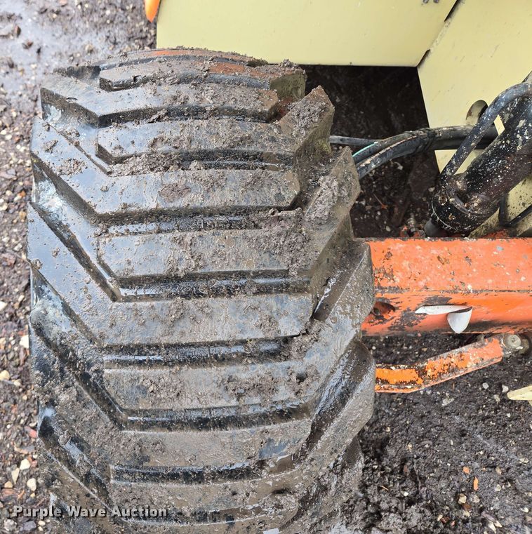 image for item EM7245 2007 JLG  4394RT scissor lift