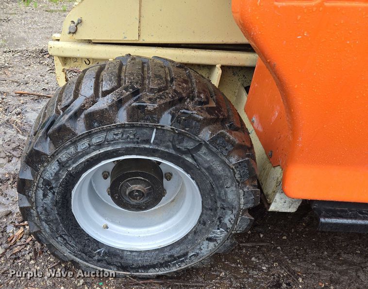 image for item EM7245 2007 JLG  4394RT scissor lift