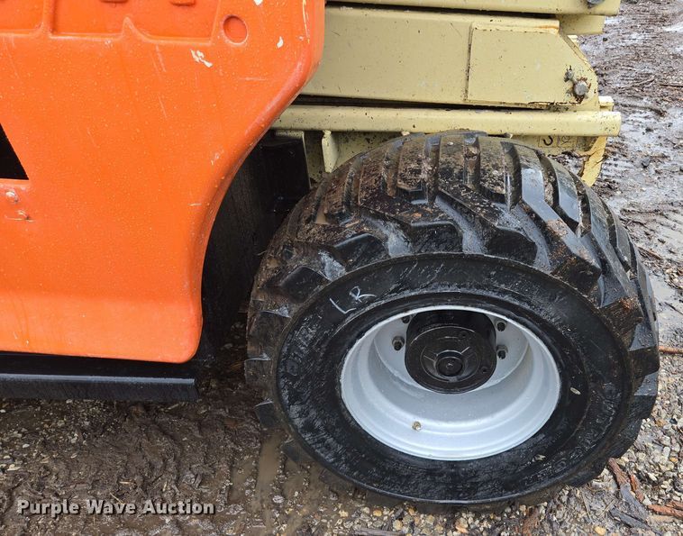 image for item EM7245 2007 JLG  4394RT scissor lift