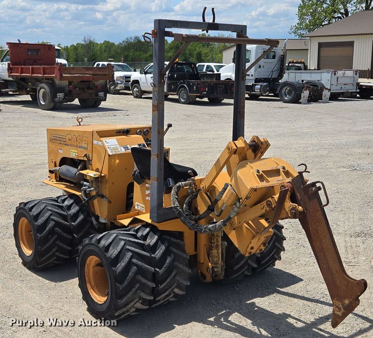 image for item EM7271 2001 Case Maxi Sneaker C vibratory cable plow