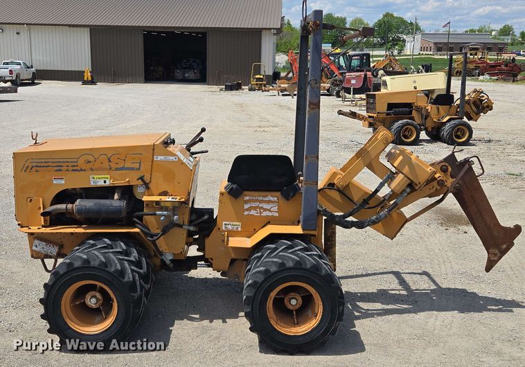 image for item EM7271 2001 Case Maxi Sneaker C vibratory cable plow