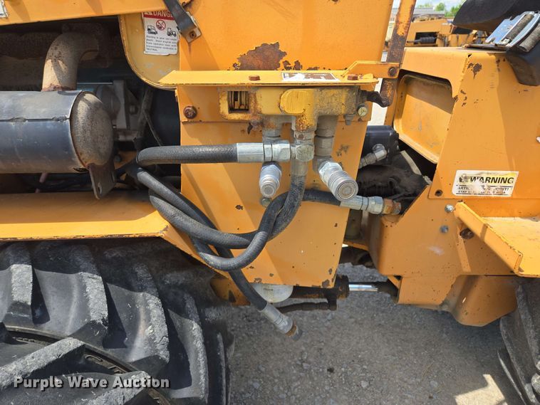 image for item EM7271 2001 Case Maxi Sneaker C vibratory cable plow