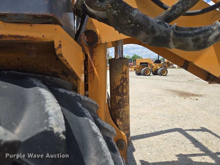 image for item EM7271 2001 Case Maxi Sneaker C vibratory cable plow