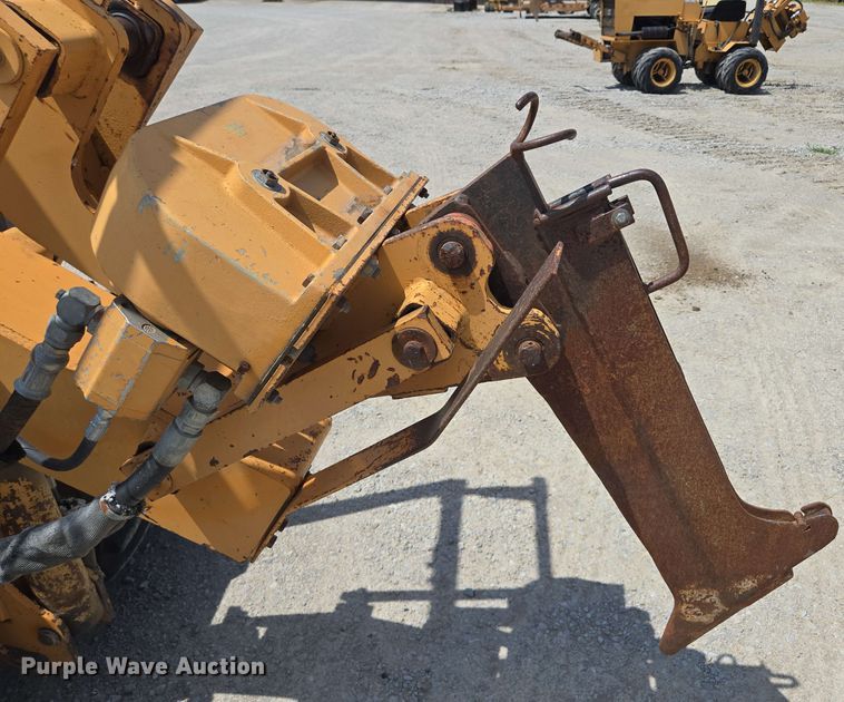 image for item EM7271 2001 Case Maxi Sneaker C vibratory cable plow