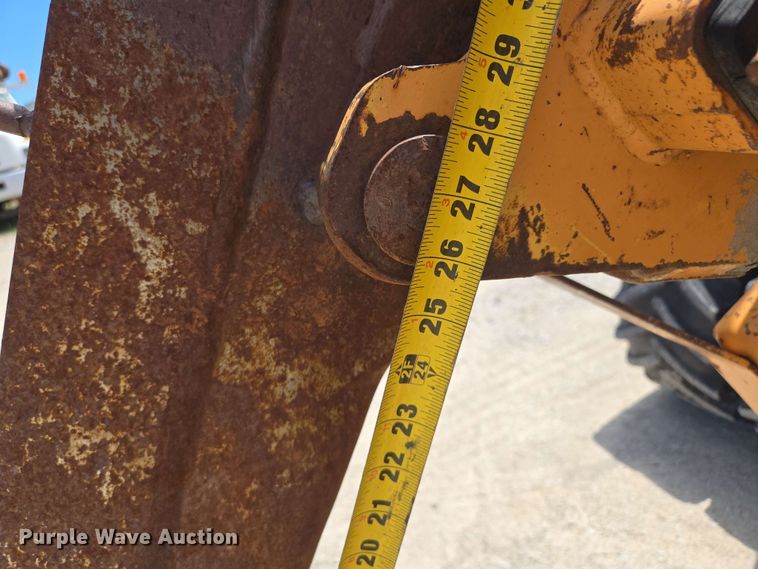 image for item EM7271 2001 Case Maxi Sneaker C vibratory cable plow