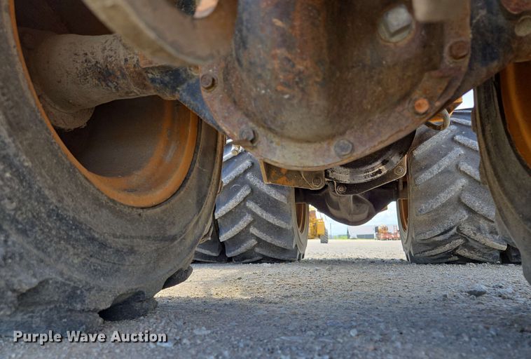 image for item EM7271 2001 Case Maxi Sneaker C vibratory cable plow