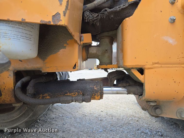 image for item EM7271 2001 Case Maxi Sneaker C vibratory cable plow