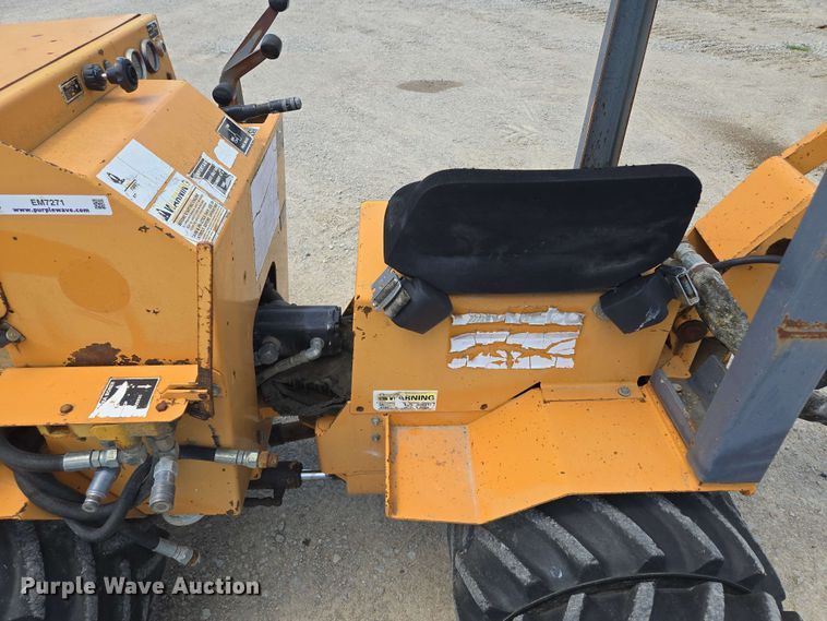 image for item EM7271 2001 Case Maxi Sneaker C vibratory cable plow