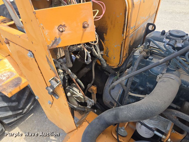 image for item EM7271 2001 Case Maxi Sneaker C vibratory cable plow