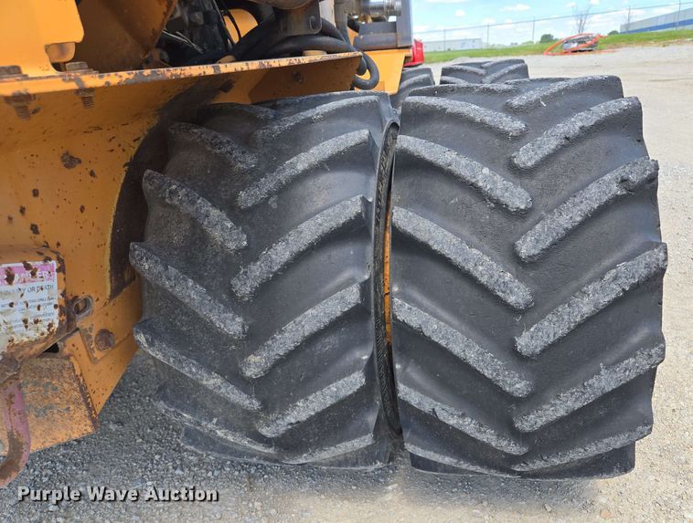 image for item EM7271 2001 Case Maxi Sneaker C vibratory cable plow