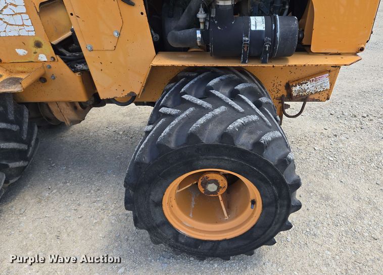 image for item EM7271 2001 Case Maxi Sneaker C vibratory cable plow