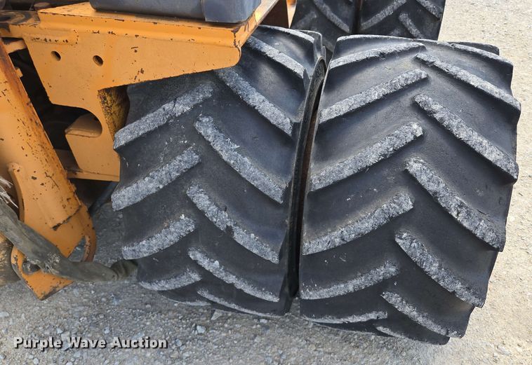 image for item EM7271 2001 Case Maxi Sneaker C vibratory cable plow