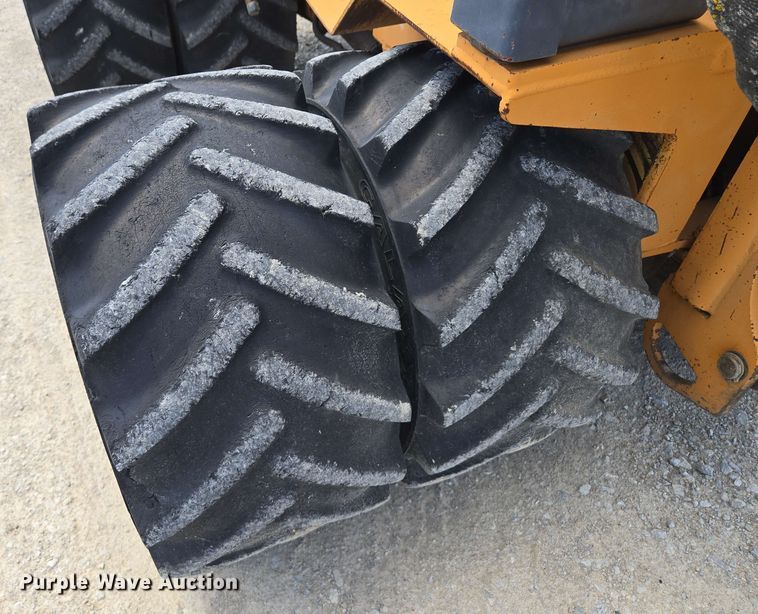 image for item EM7271 2001 Case Maxi Sneaker C vibratory cable plow