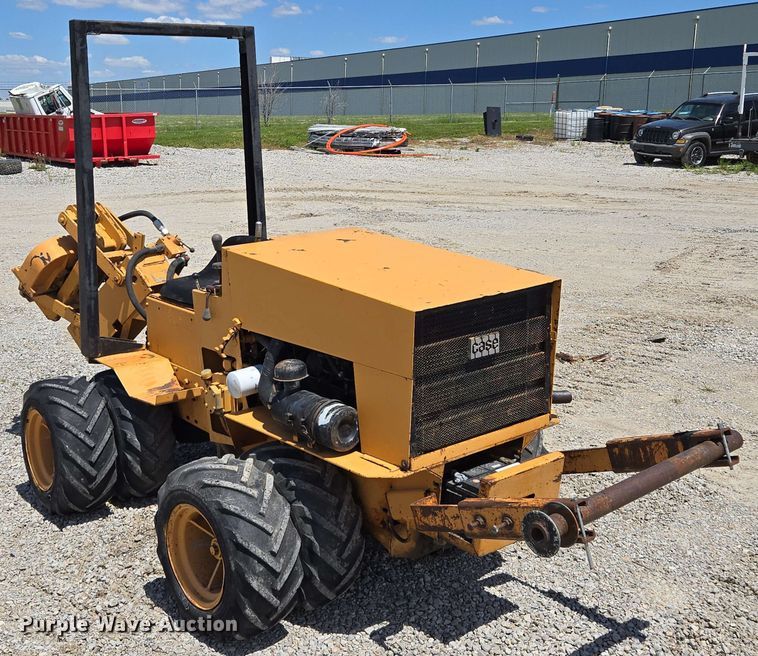 image for item EM7272 1982 Case Maxi Sneaker vibratory cable plow