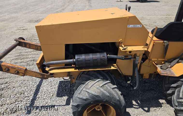 image for item EM7272 1982 Case Maxi Sneaker vibratory cable plow