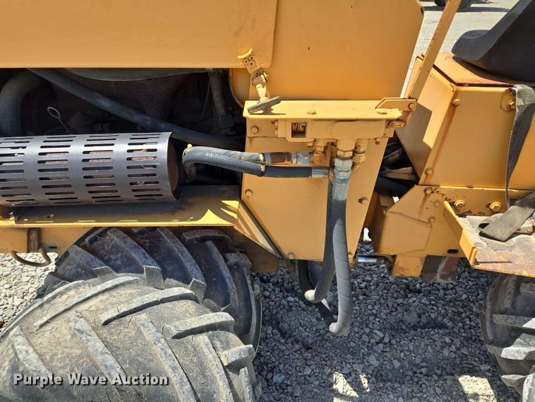 image for item EM7272 1982 Case Maxi Sneaker vibratory cable plow