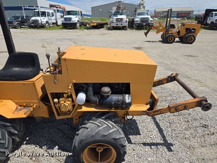 image for item EM7272 1982 Case Maxi Sneaker vibratory cable plow