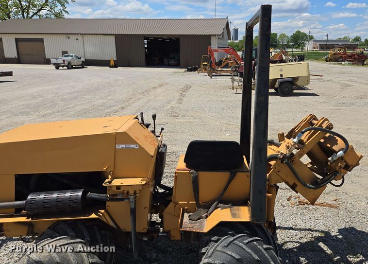 image for item EM7272 1982 Case Maxi Sneaker vibratory cable plow