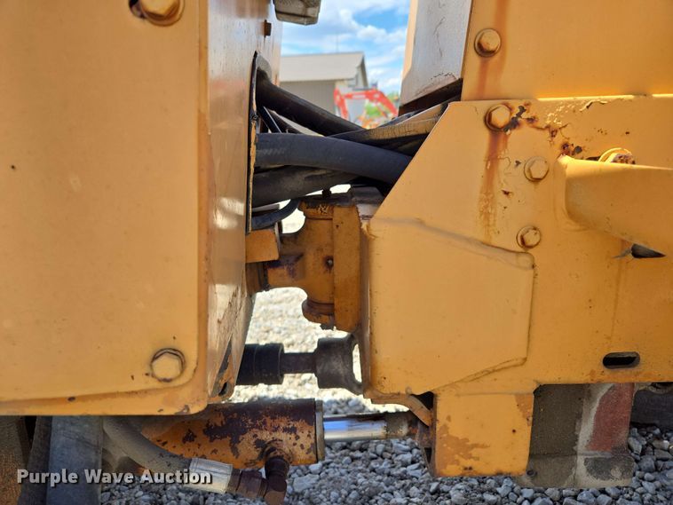 image for item EM7272 1982 Case Maxi Sneaker vibratory cable plow