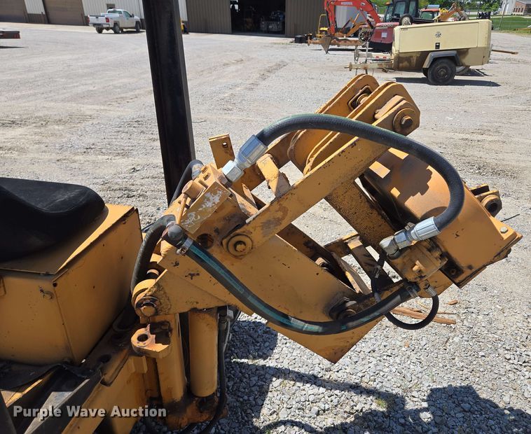 image for item EM7272 1982 Case Maxi Sneaker vibratory cable plow