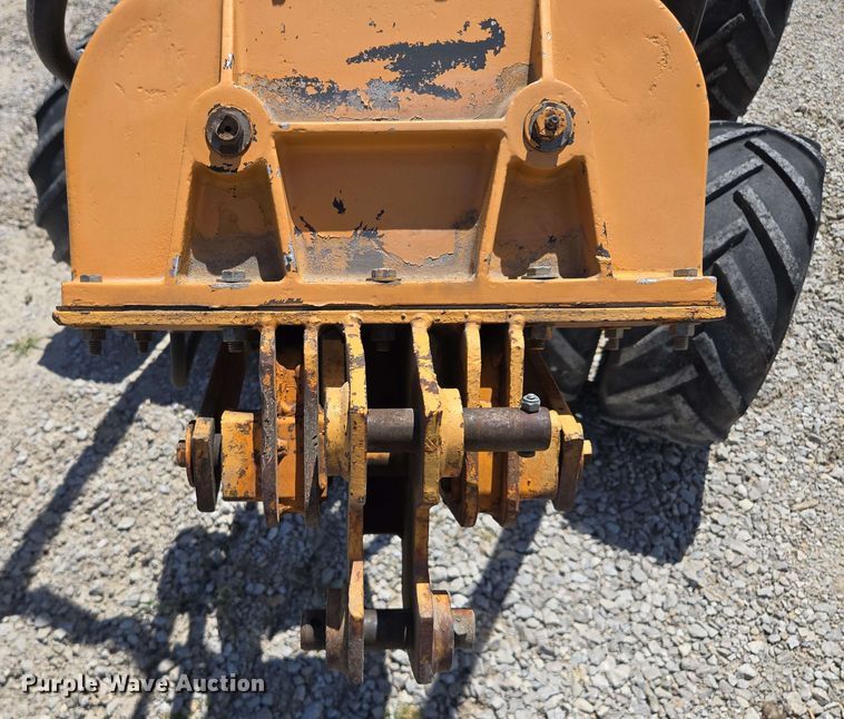 image for item EM7272 1982 Case Maxi Sneaker vibratory cable plow