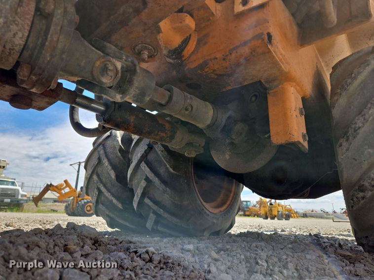 image for item EM7272 1982 Case Maxi Sneaker vibratory cable plow