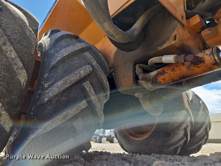 image for item EM7272 1982 Case Maxi Sneaker vibratory cable plow