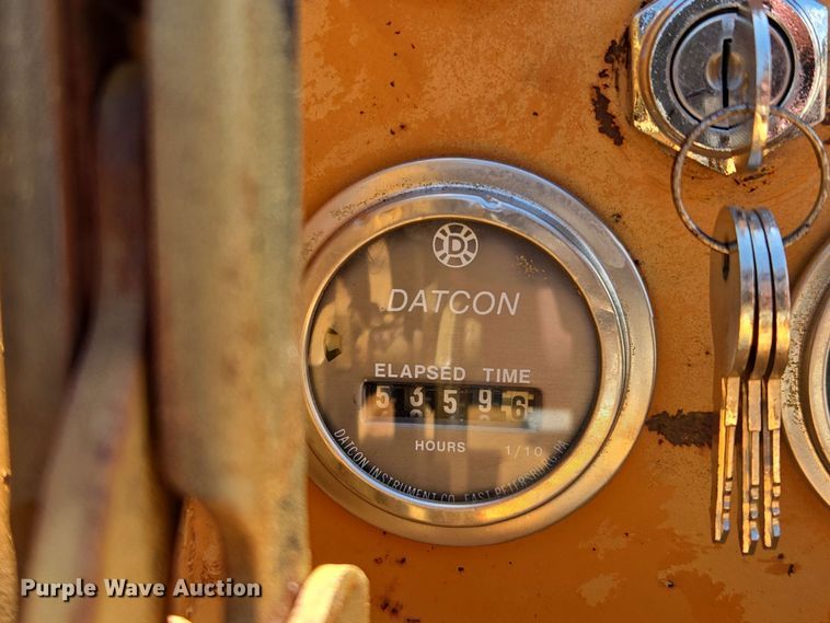 image for item EM7272 1982 Case Maxi Sneaker vibratory cable plow