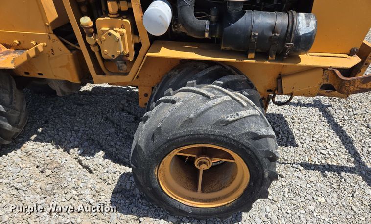 image for item EM7272 1982 Case Maxi Sneaker vibratory cable plow