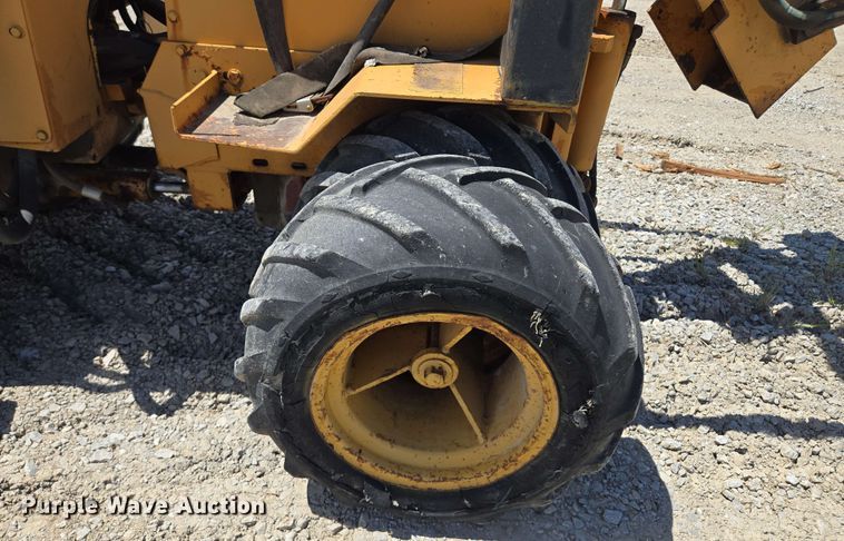 image for item EM7272 1982 Case Maxi Sneaker vibratory cable plow