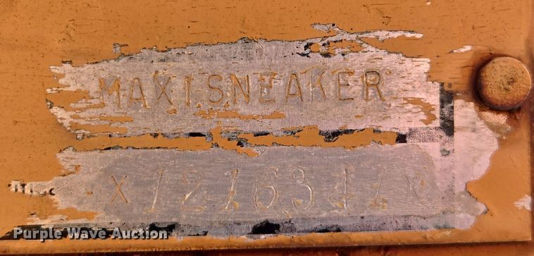 image for item EM7272 1982 Case Maxi Sneaker vibratory cable plow