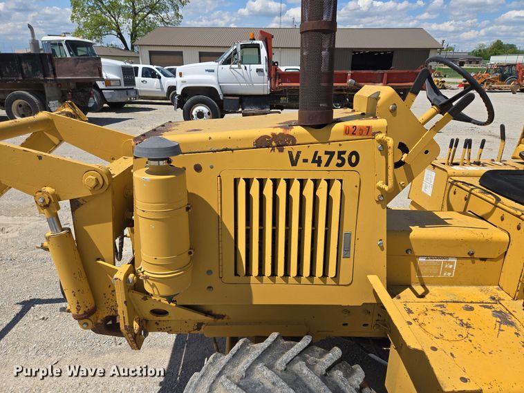 image for item EM7273 1993 Vermeer V4750 vibratory cable plow