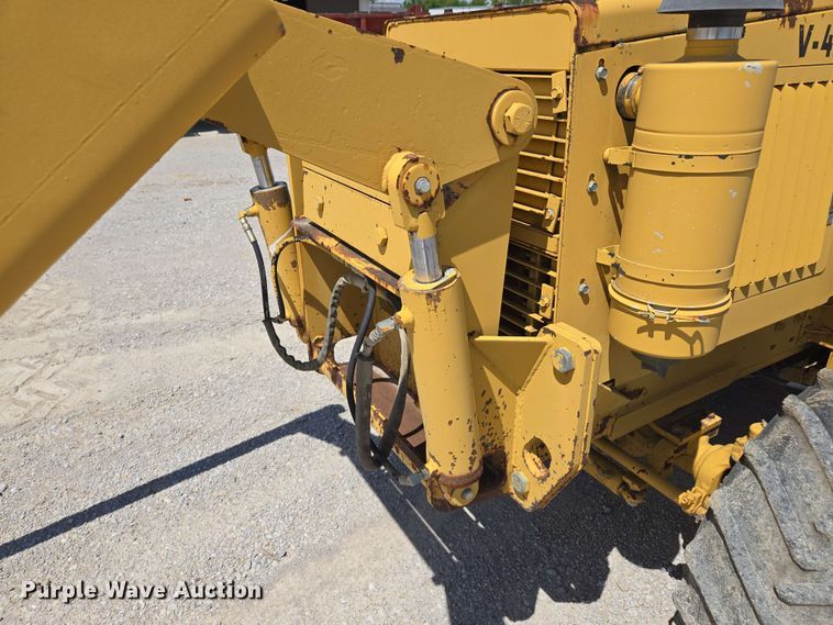 image for item EM7273 1993 Vermeer V4750 vibratory cable plow
