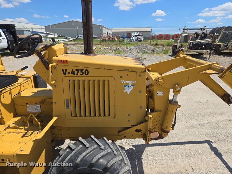 image for item EM7273 1993 Vermeer V4750 vibratory cable plow