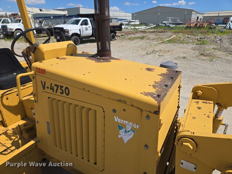 image for item EM7273 1993 Vermeer V4750 vibratory cable plow
