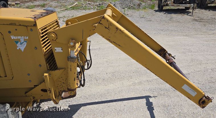 image for item EM7273 1993 Vermeer V4750 vibratory cable plow