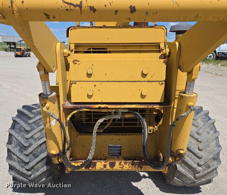 image for item EM7273 1993 Vermeer V4750 vibratory cable plow