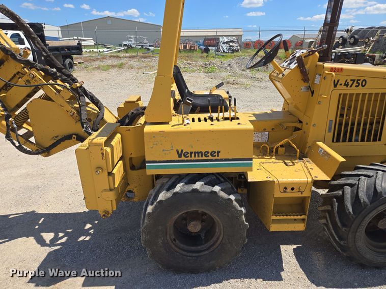 image for item EM7273 1993 Vermeer V4750 vibratory cable plow
