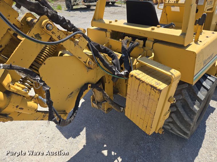 image for item EM7273 1993 Vermeer V4750 vibratory cable plow