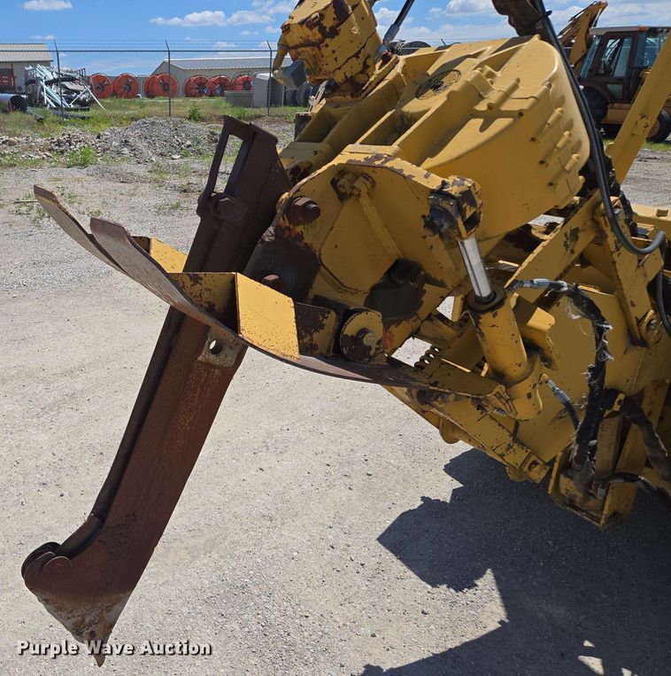 image for item EM7273 1993 Vermeer V4750 vibratory cable plow
