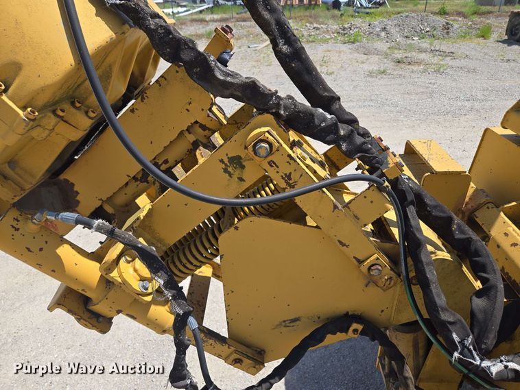 image for item EM7273 1993 Vermeer V4750 vibratory cable plow