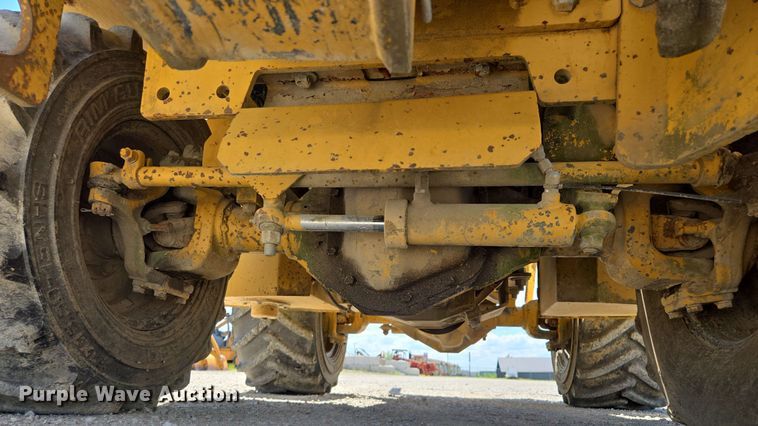 image for item EM7273 1993 Vermeer V4750 vibratory cable plow