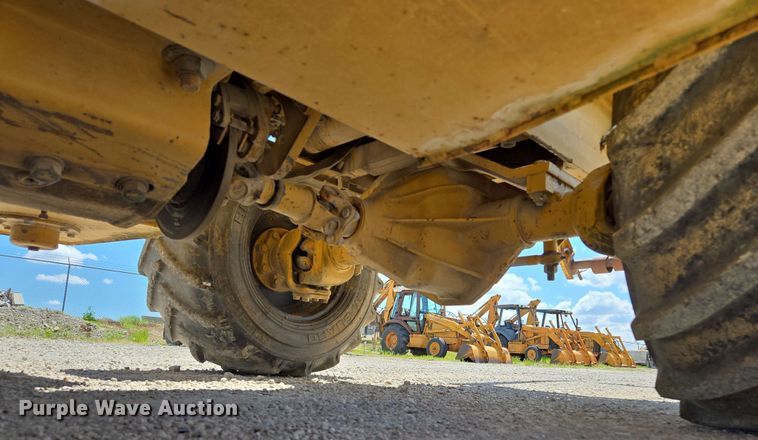 image for item EM7273 1993 Vermeer V4750 vibratory cable plow