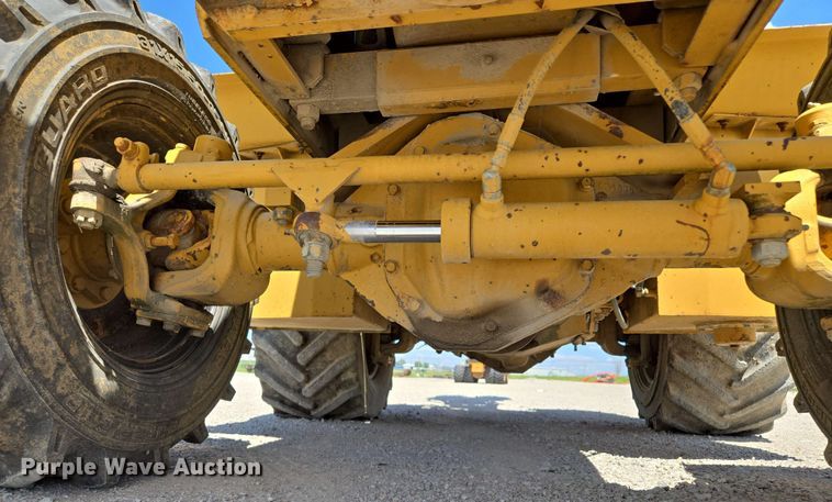 image for item EM7273 1993 Vermeer V4750 vibratory cable plow