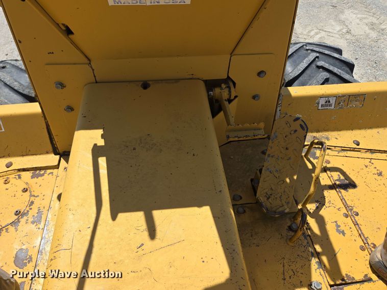 image for item EM7273 1993 Vermeer V4750 vibratory cable plow