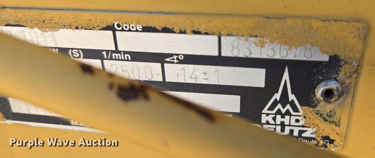 image for item EM7273 1993 Vermeer V4750 vibratory cable plow