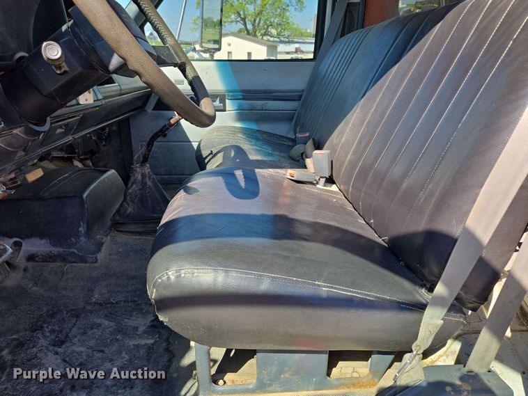 image for item EM7274 1993 Chevrolet C7 dump flatbed truck